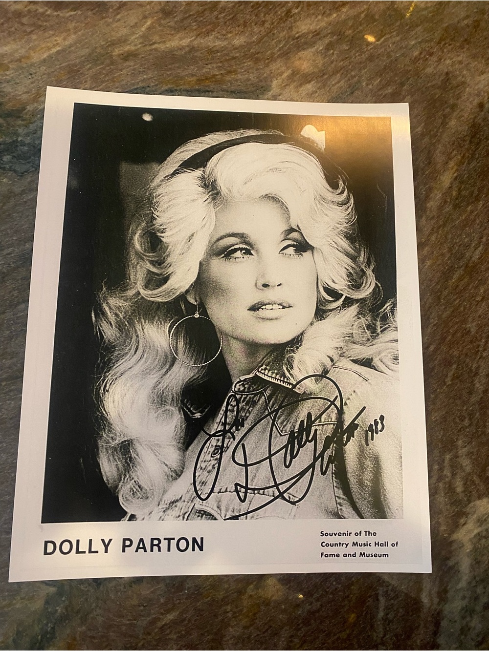 DOLLY PARTON AUTOGRAPHED SIGNED PHOTO 1983 MINT!!